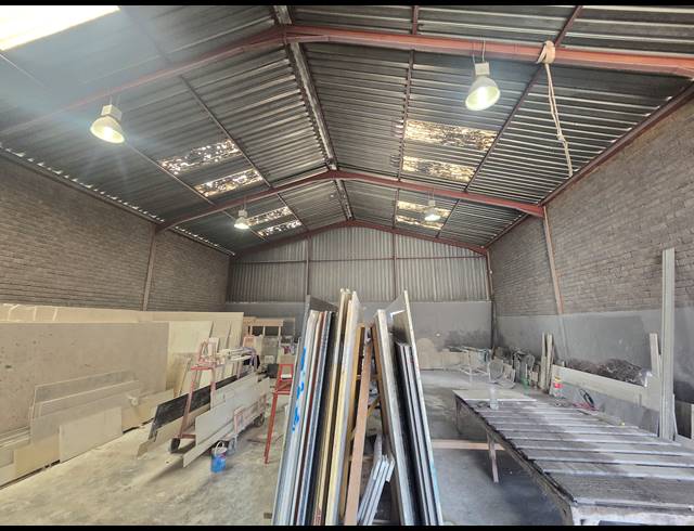 264M² WAREHOUSE TO LET IN ANDERBOLT